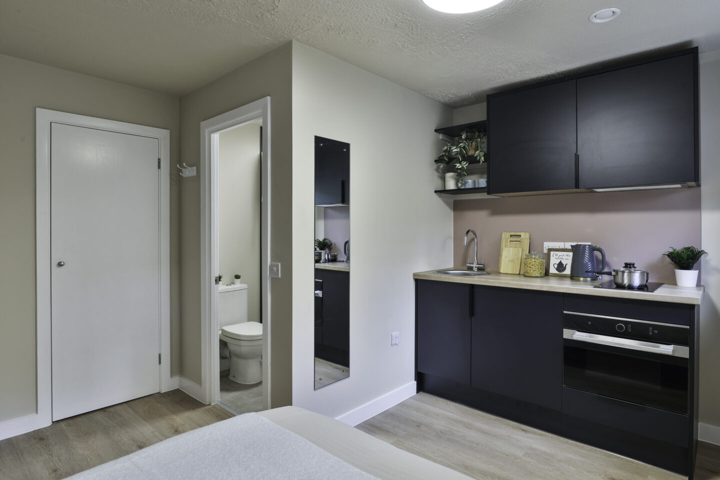 Almero Ladybarn House