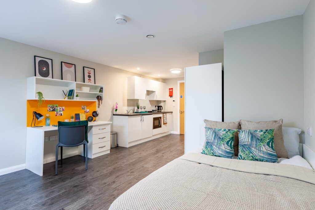 Cloud students One Islington Plaza